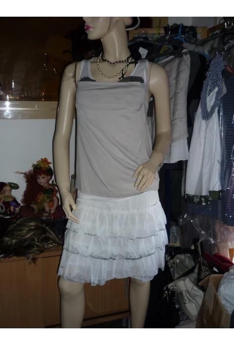 Top modèle « Triangle » - collection printemps/été 2011