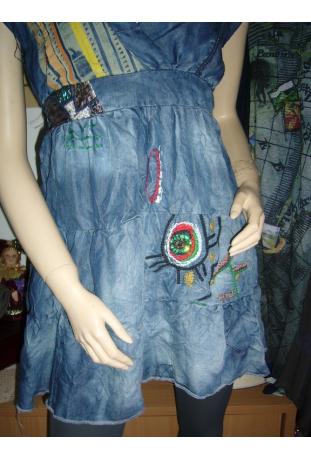 robe modèle « Vuelo Patch » - collection printemps/été 2011