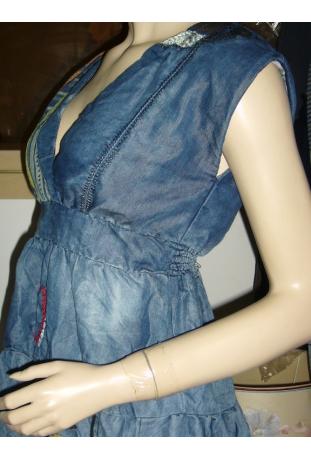 robe modèle « Vuelo Patch » - collection printemps/été 2011