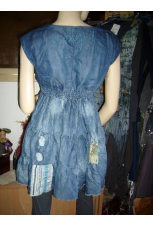 robe modèle « Vuelo Patch » - collection printemps/été 2011