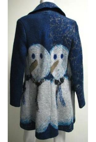 LOUISE DELLA : manteau modèle "Boule de neige" automne/hiver 2011-2012