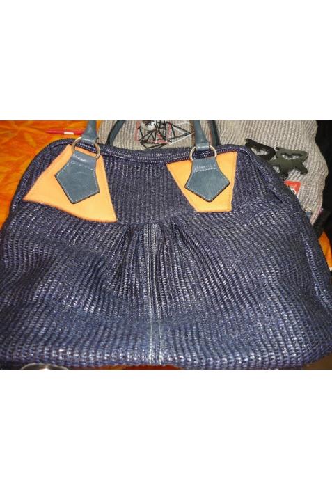 SAVE THE QUEEN : sac à main modèle  "SQ8642"