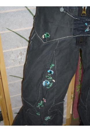 NOUVEAU ! pantacourt MetFG ligne Jeanesis Donna 08/09