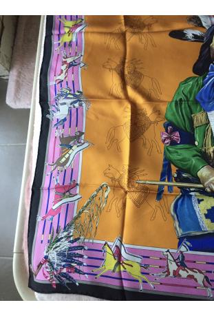 Foulard Hermès WASH intitulé "PANI LA SHAR PAWNEE" - EXTREMEMENT RARE ET RECHERCHE : épuisé sur le site !