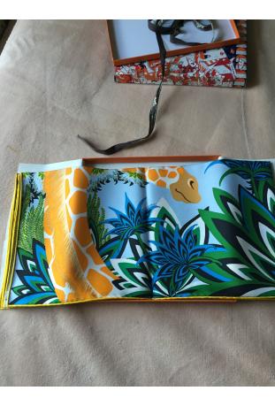 Foulard Hermès intitulé « The three graces for l’ile aux clowns » - Edition limitée à 100 ex : TRES RARE !