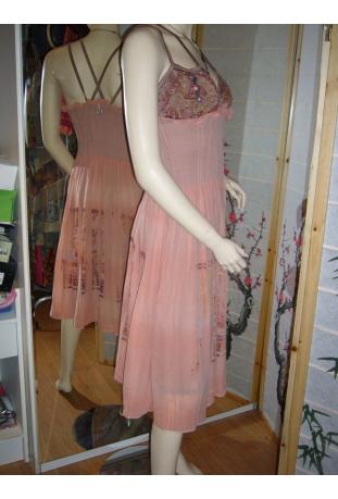 robe + cache épaule rose poudre