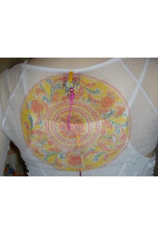 robe + cache épaule fond blanc