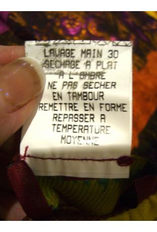 SHOP NEWS 2010 : suit Louise Della fruité jaune safran