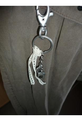 pantalcourt modèle « Fidis » - Collection printemps/été 2011